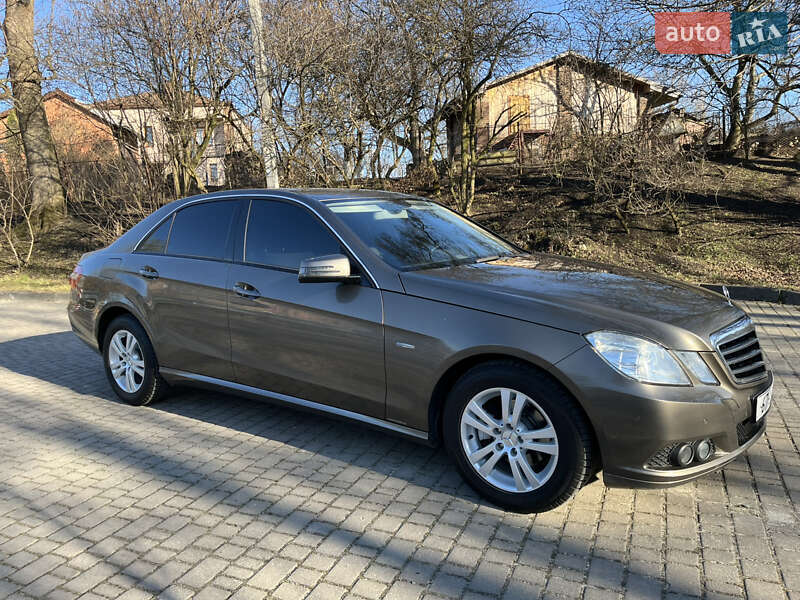 Mercedes-benz E-class (2010)