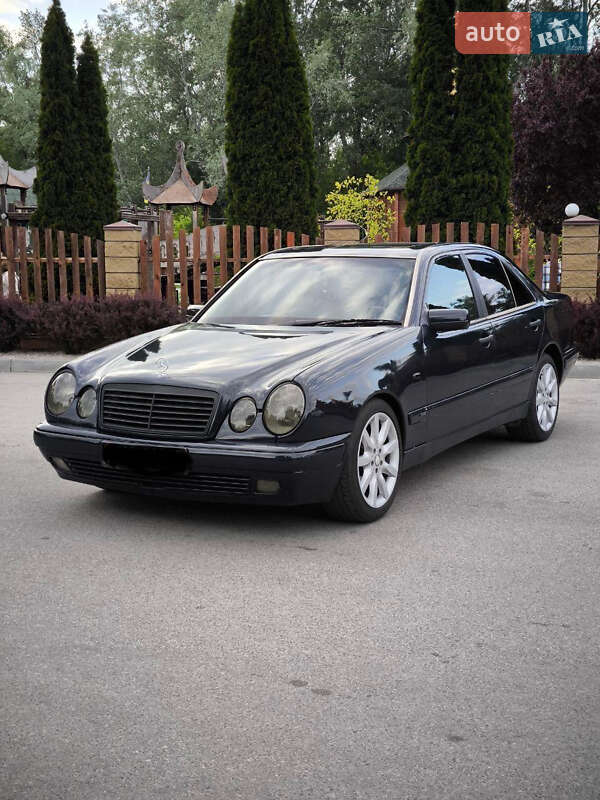 Mercedes-benz E-class (1998)