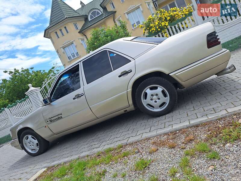 Mercedes-benz E-class (1993)