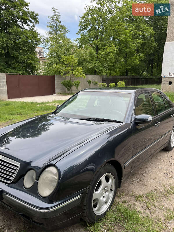 Mercedes-benz E-class (2000)