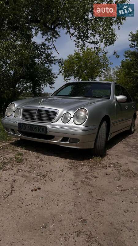 Mercedes-benz E-class (2000)
