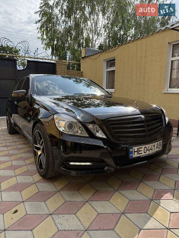 Mercedes-benz E-class (2011)