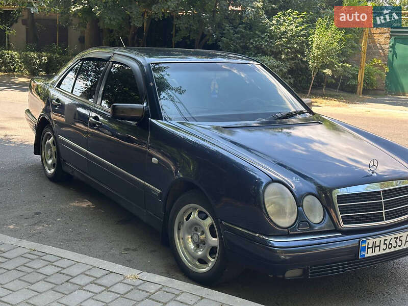 Mercedes-benz E-class (1996)