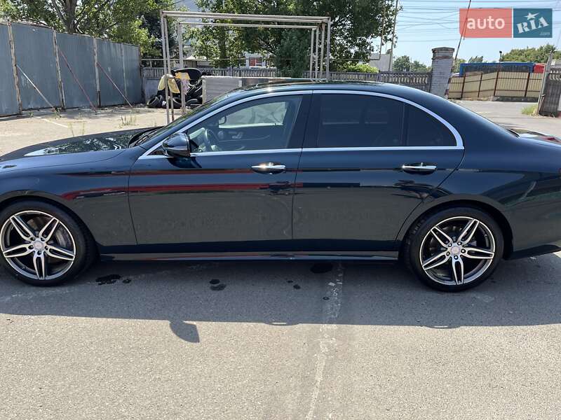 Mercedes-benz E-class (2016)