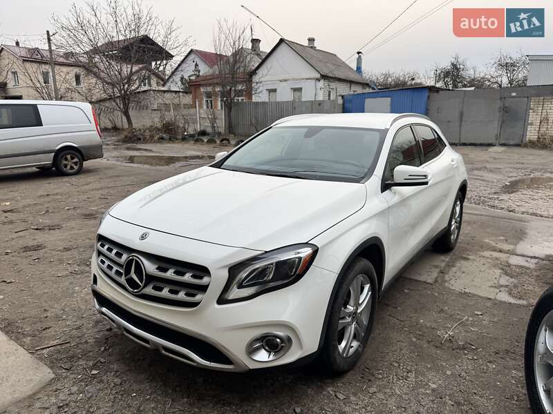 Mercedes-benz Gla-class (2018)