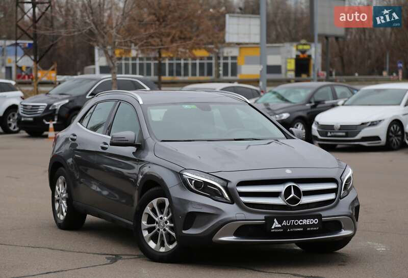 Mercedes-benz Gla-class (2015)