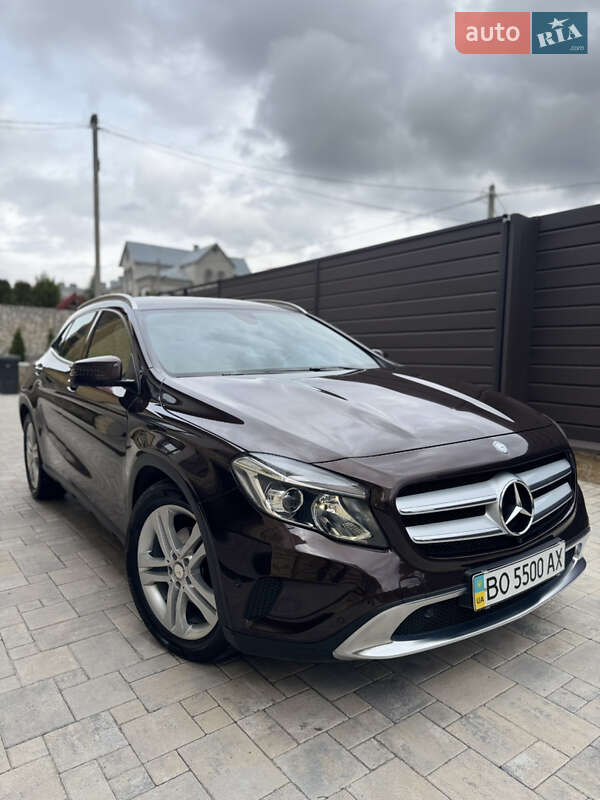 Mercedes-benz Gla-class (2016)