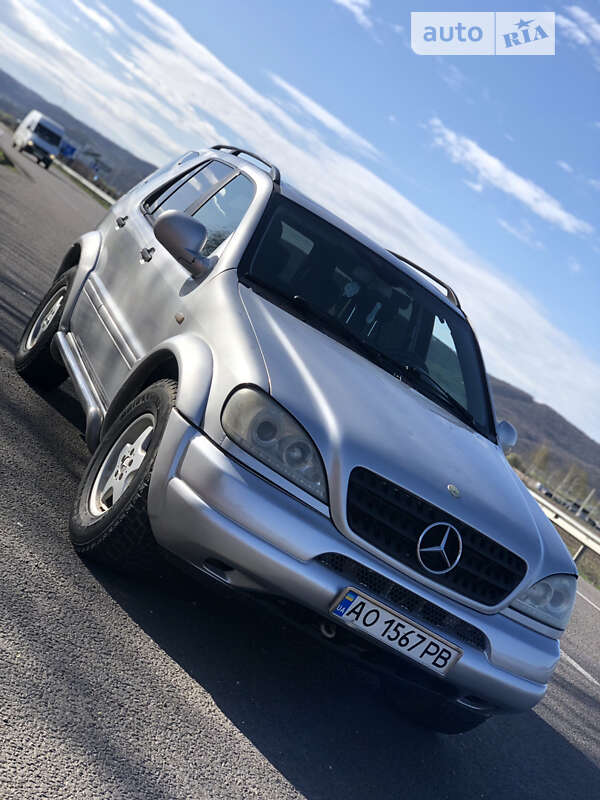 Mercedes-benz M-class (2001)