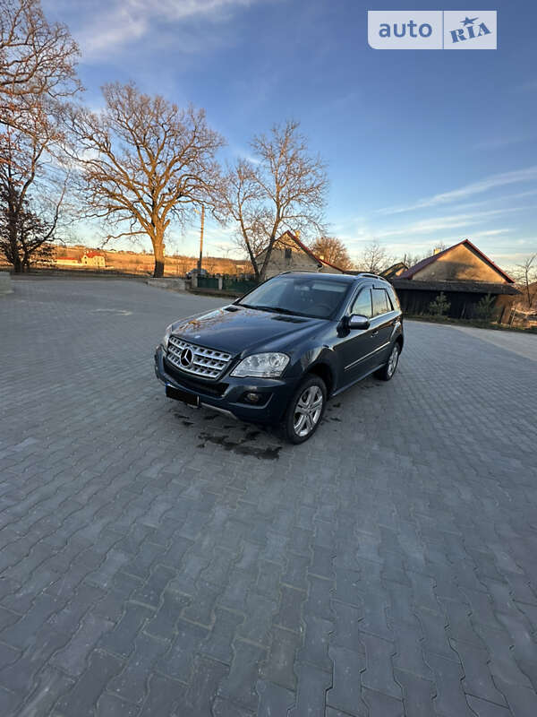 Mercedes-benz M-class (2009)