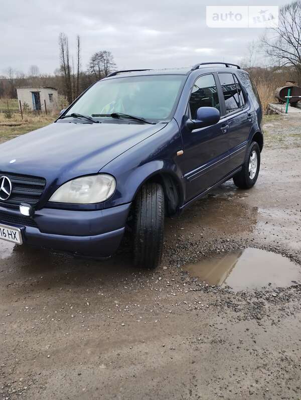 Mercedes-benz M-class (2000)