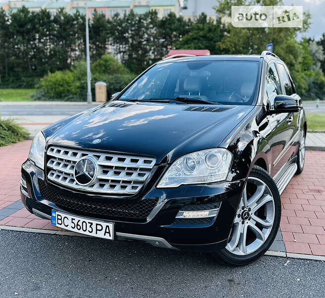 Mercedes-benz M-class (2010)