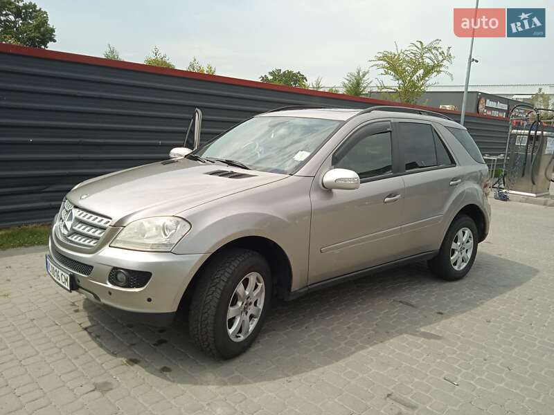 Mercedes-benz M-class (2006)