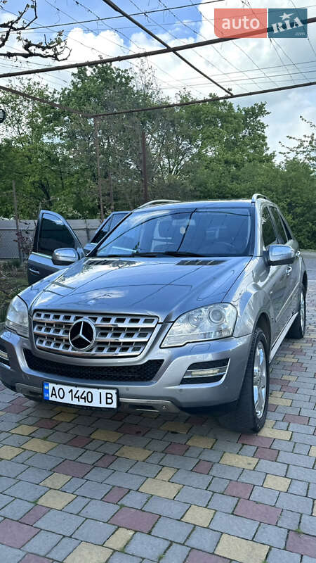 Mercedes-benz M-class (2009)