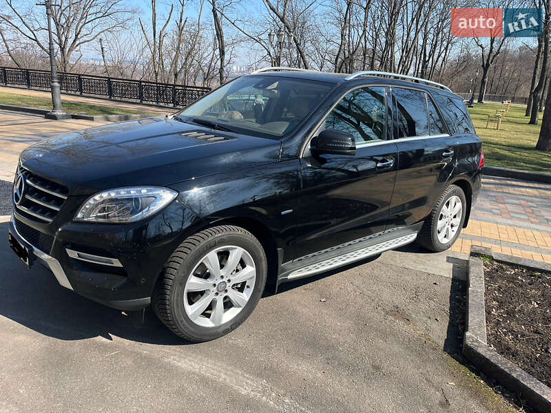 Mercedes-benz M-class (2012)
