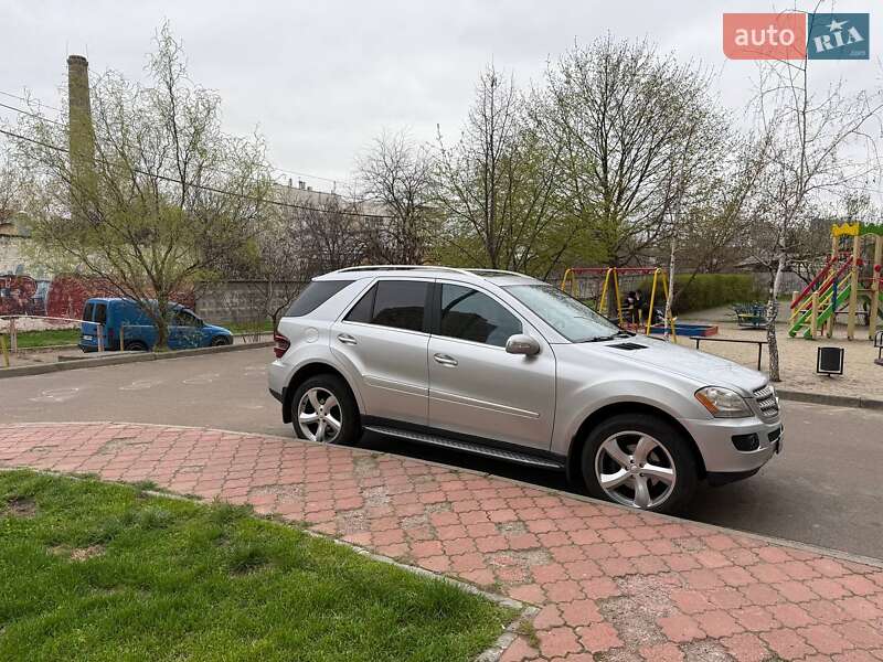 Mercedes-benz M-class (2007)