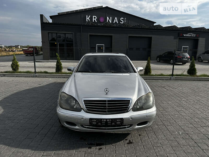 Mercedes-benz S-class (2000)