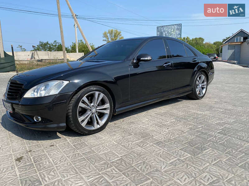 Mercedes-benz S-class (2006)