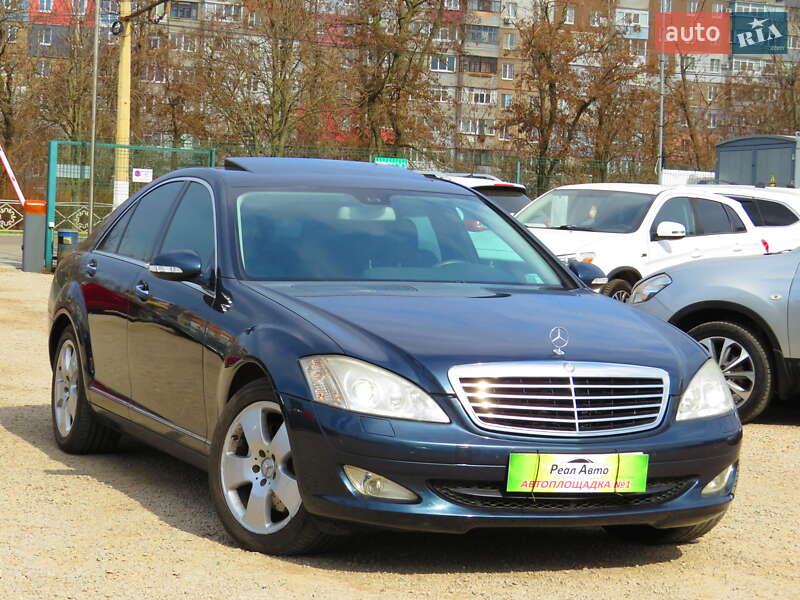 Mercedes-benz S-class (2006)