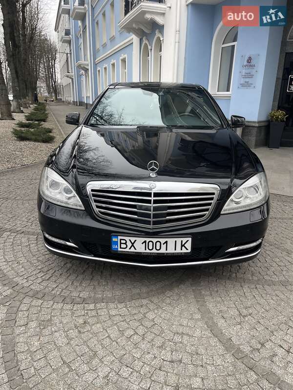 Mercedes-benz S-class (2012)