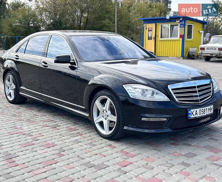 Mercedes-benz S-class (2010)