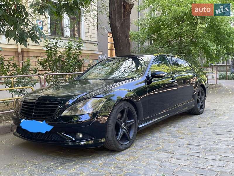 Mercedes-benz S-class (2008)