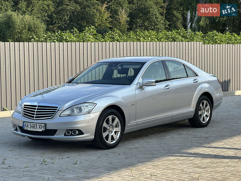 Mercedes-benz S-class (2010)