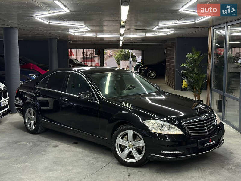 Mercedes-benz S-class (2012)