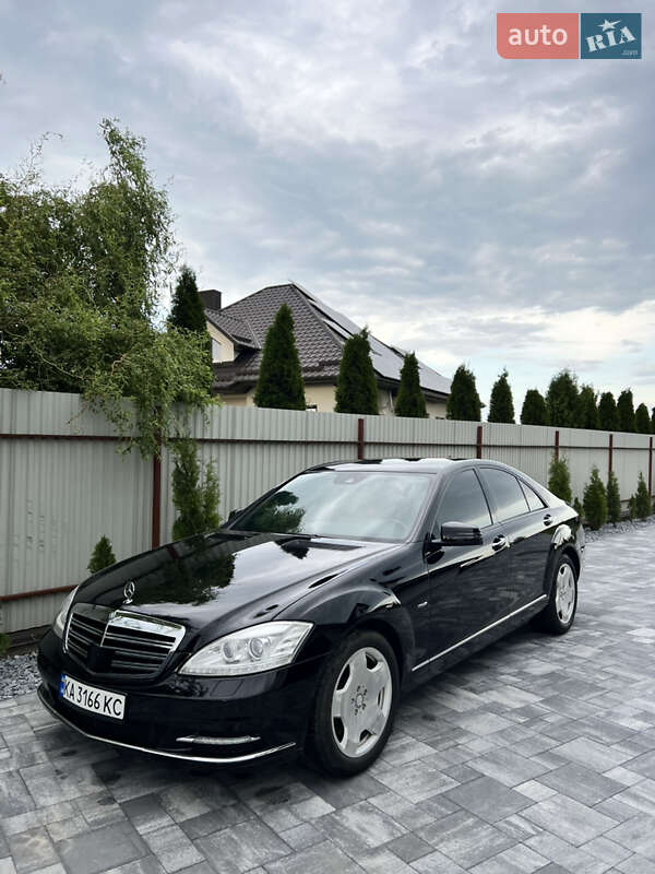 Mercedes-benz S-class (2009)