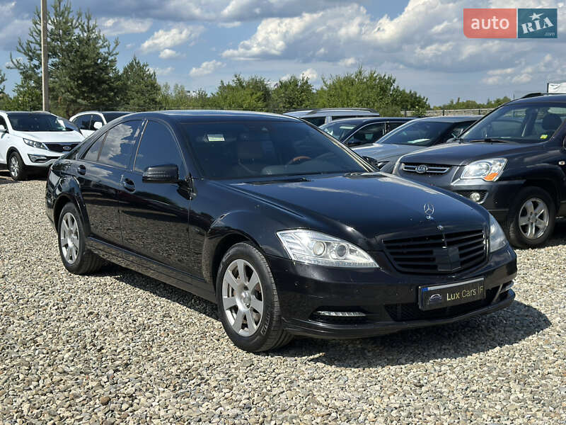 Mercedes-benz S-class (2010)