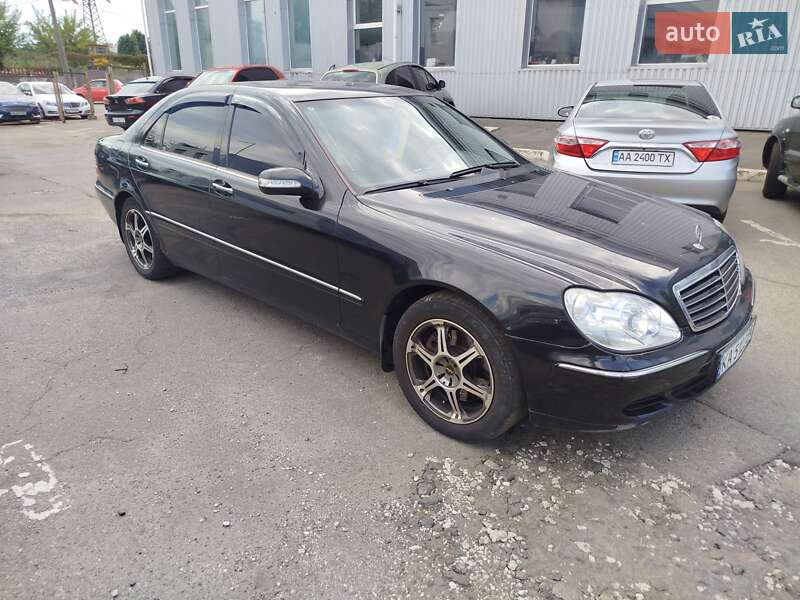 Mercedes-benz S-class (2004)