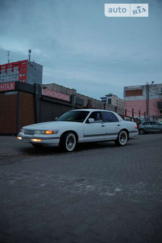 Mercury Grand marquis (1992)