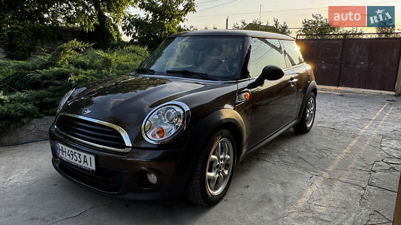Mini Cooper (2011)