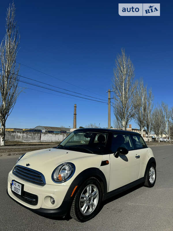 Mini Hatch (2013)