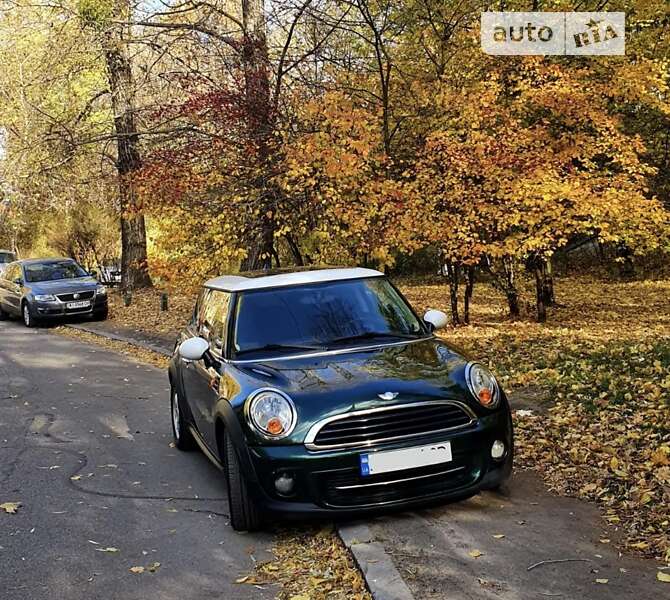 Mini Hatch (2011)