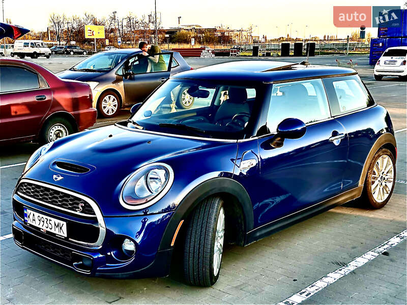Mini Hatch (2015)