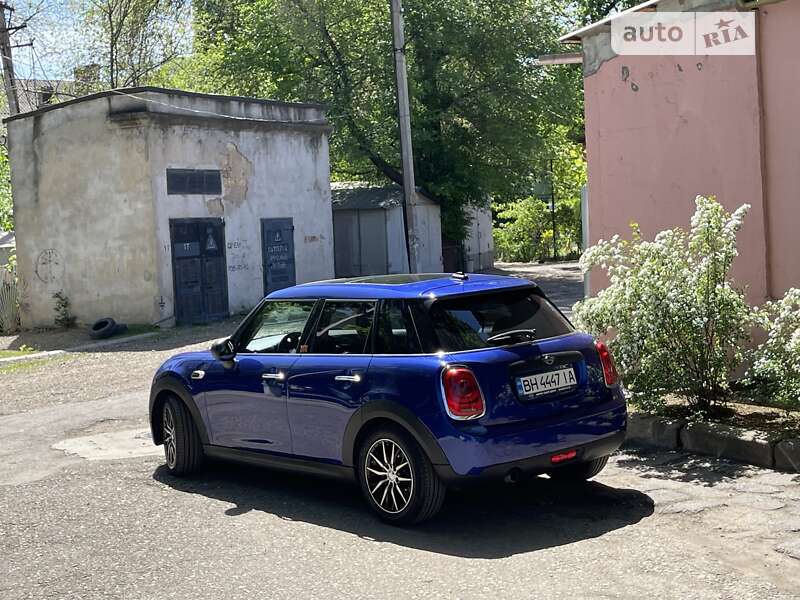 Mini Hatch (2018)