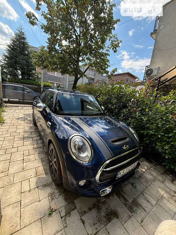 Mini Hatch (2015)