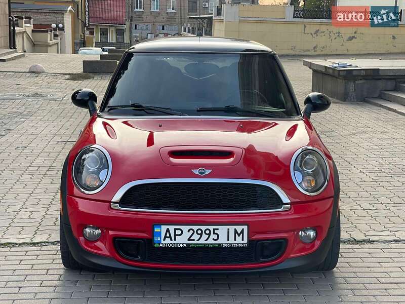 Mini Hatch (2011)