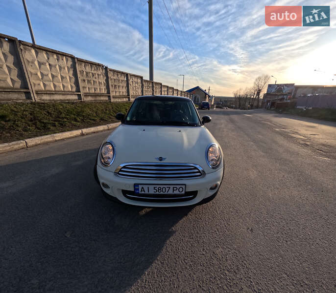 Mini Hatch (2010)