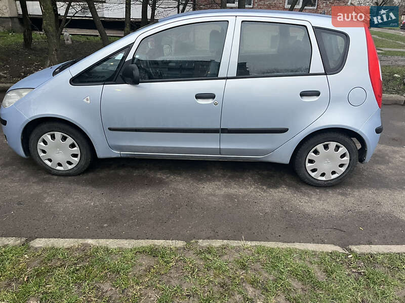 Mitsubishi Colt (2004)
