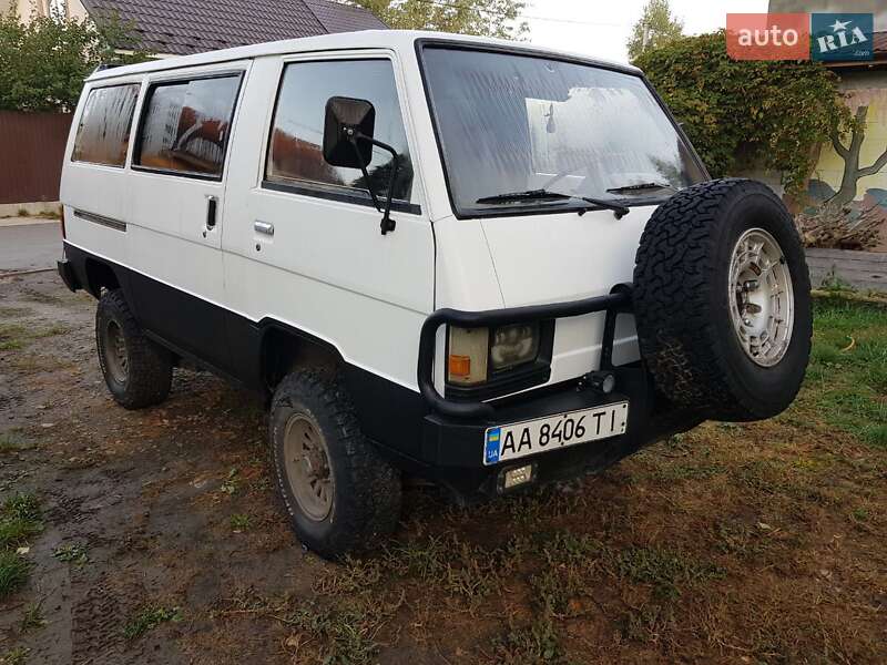 Mitsubishi Delica (1983)
