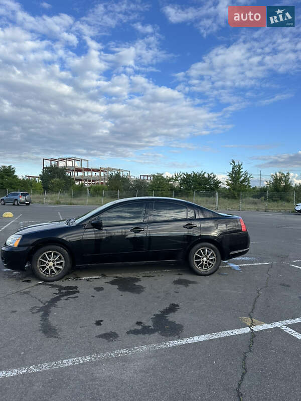Mitsubishi Galant (2004)