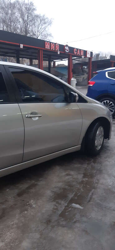 Mitsubishi Grandis (2008)
