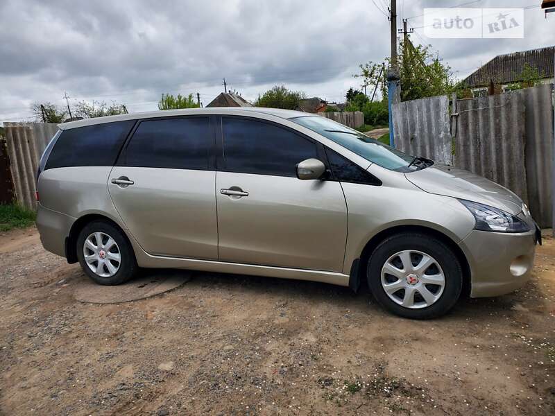 Mitsubishi Grandis (2006)
