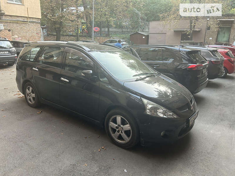Mitsubishi Grandis (2009)