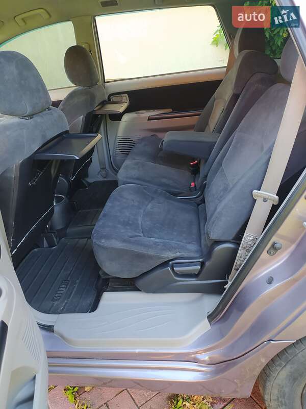 Mitsubishi Grandis (2005)