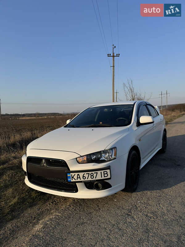 Mitsubishi Lancer (2013)