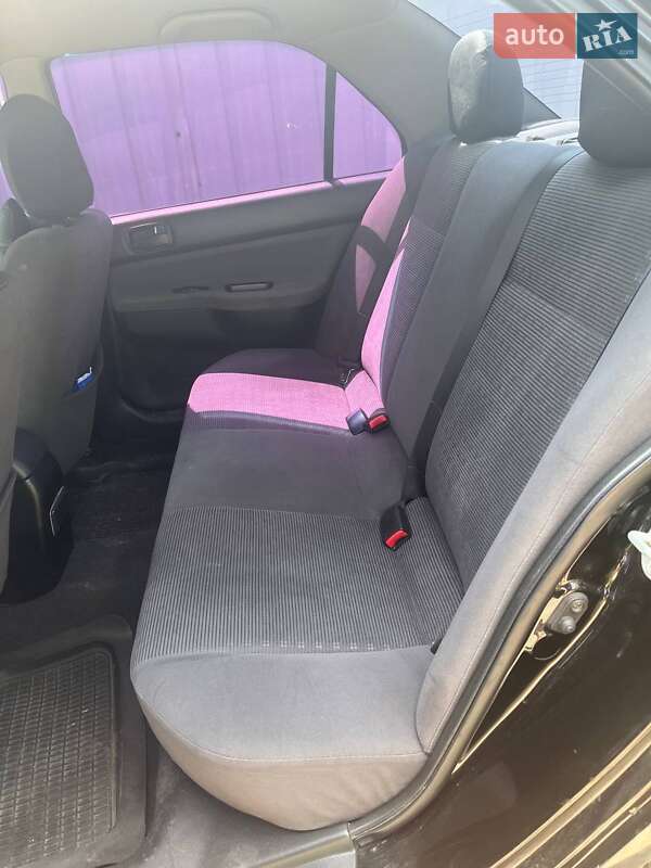 Mitsubishi Lancer (2004)