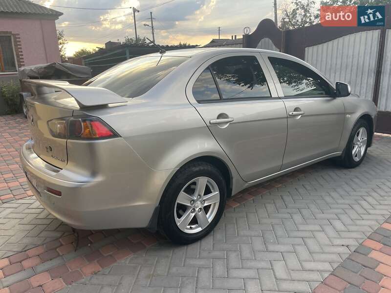 Mitsubishi Lancer (2012)