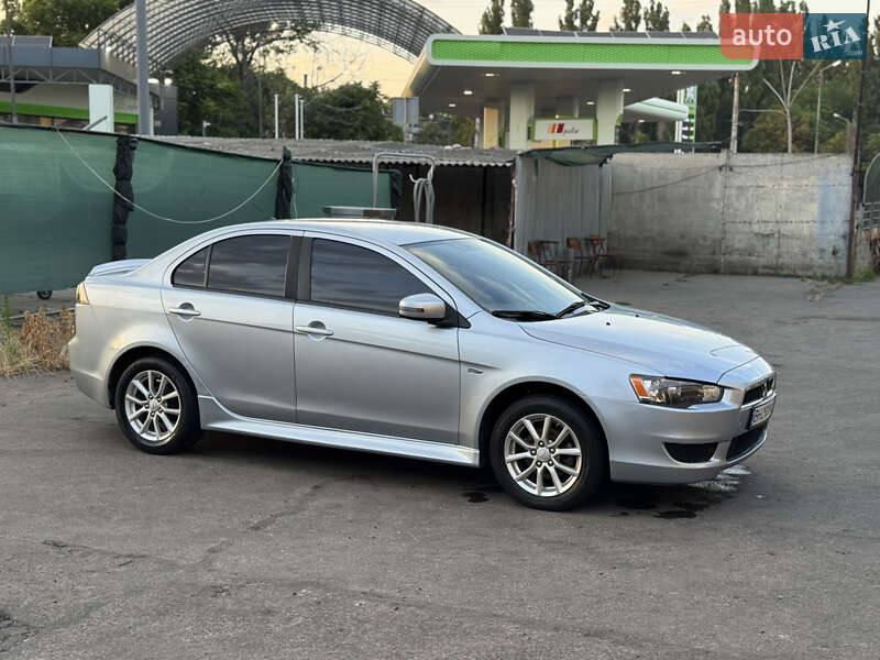 Mitsubishi Lancer (2014)